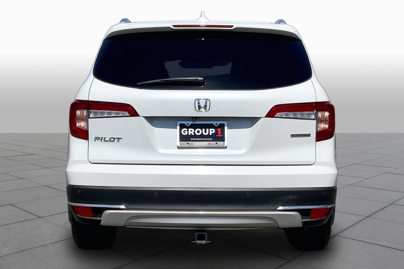 Used 2021 Platinum White Pearl Honda Touring 8-Passenger image 5