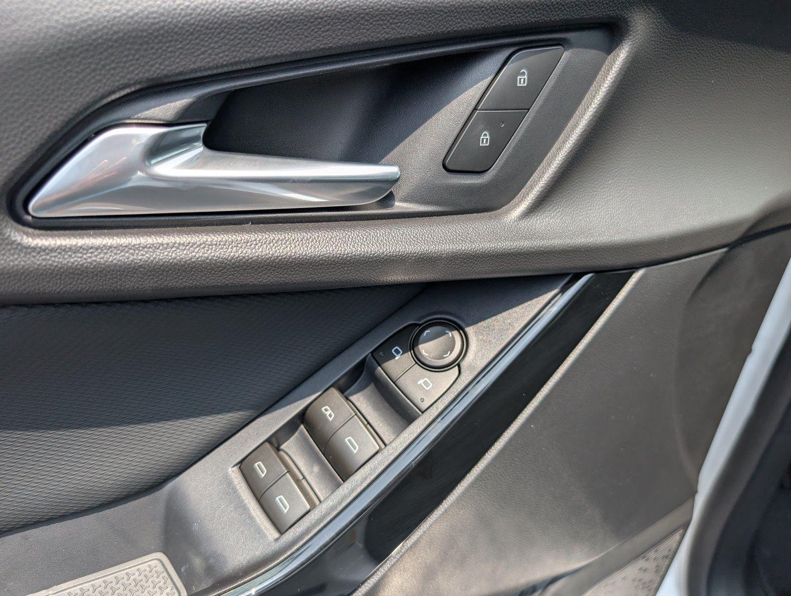 New 2026 Summit White Chevrolet LT image 4