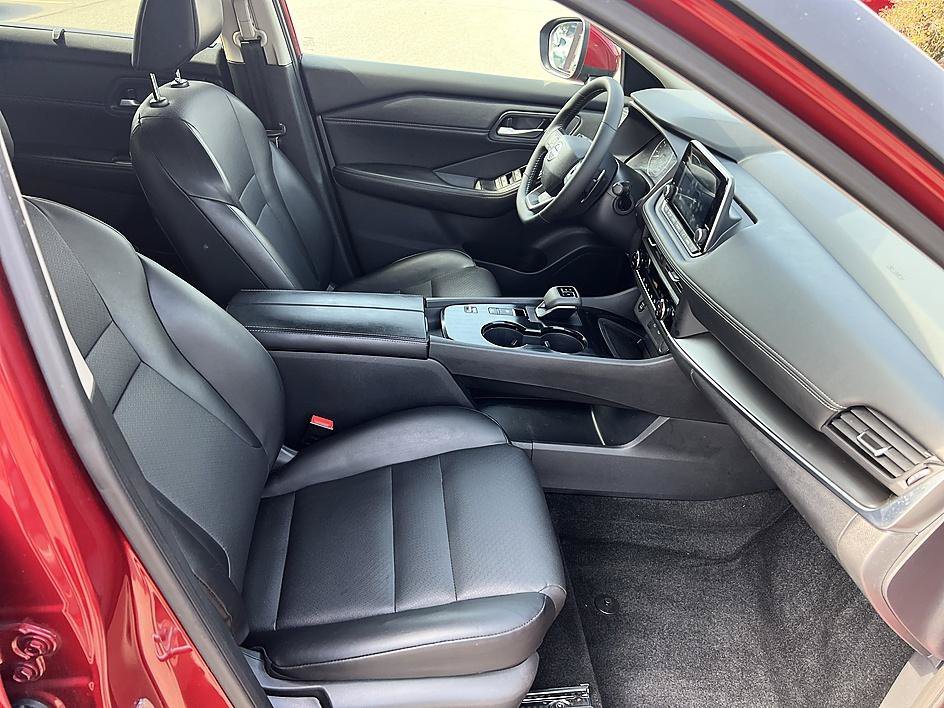 Used 2026 Scarlet Ember Tintcoat Nissan SV image 17