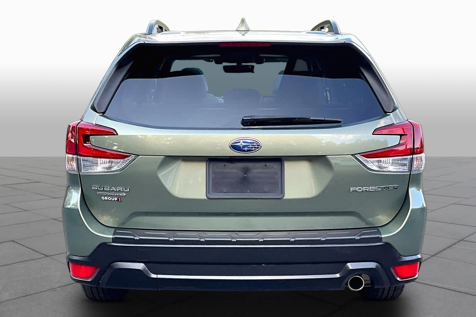 Used 2021 Jasper Green Metallic Subaru Limited image 5