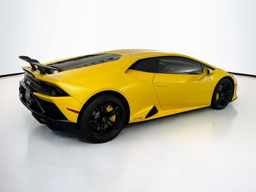 Used 2020 Giallo Inti Pearl Lamborghini  image 5