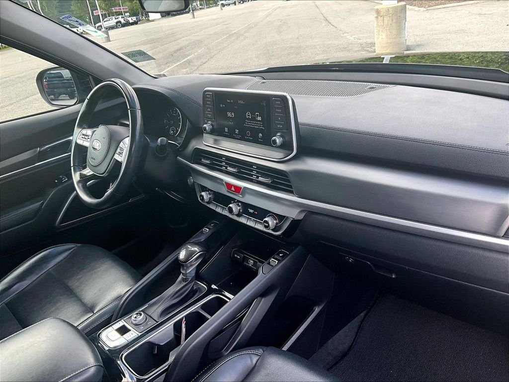Used 2020 Black Kia S image 14