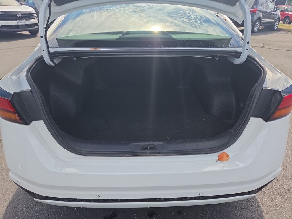 Used 2025 White Nissan 2.5 SV image 25