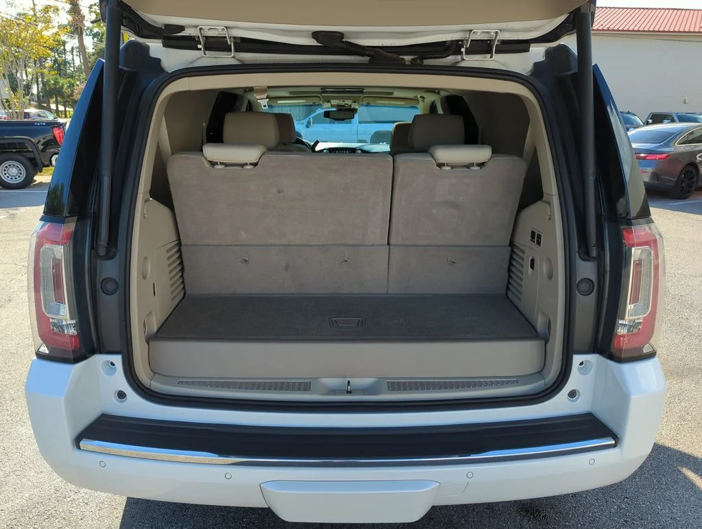 Used 2019 White GMC Denali image 31
