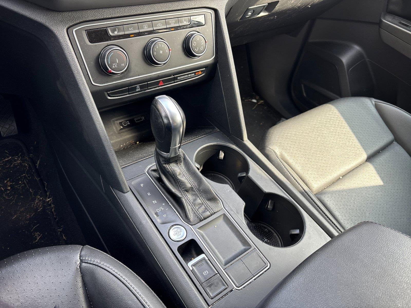 Used 2018 Reflex Silver Metallic Volkswagen 3.6L V6 SE image 25
