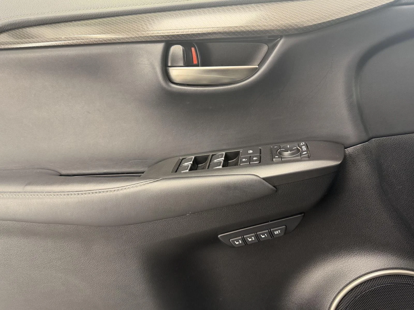 Used 2019 Silver Lining Metallic Lexus 300 image 8
