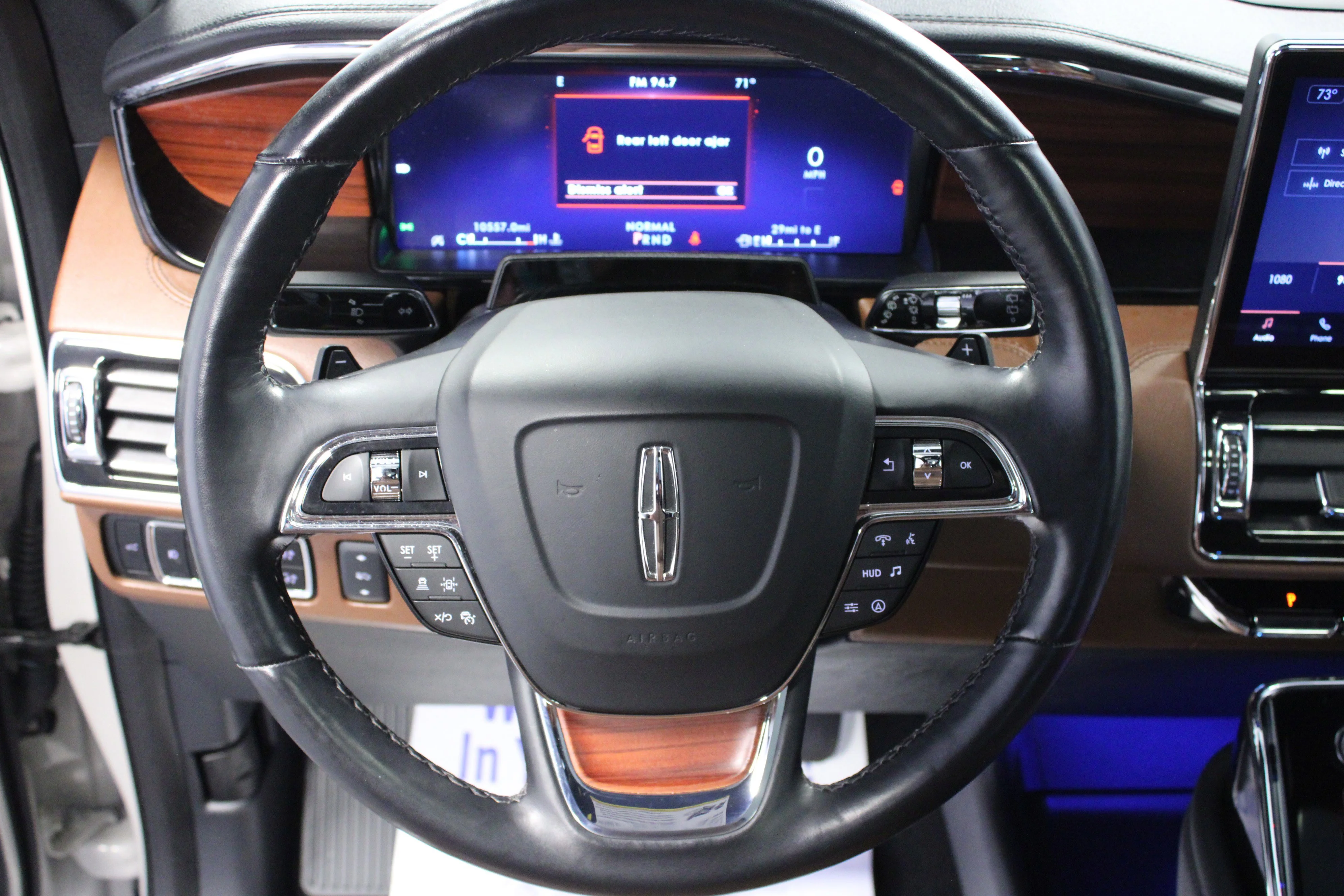 Used 2024 Ceramic Pearl Metallic Tri-Coat Lincoln Reserve image 18