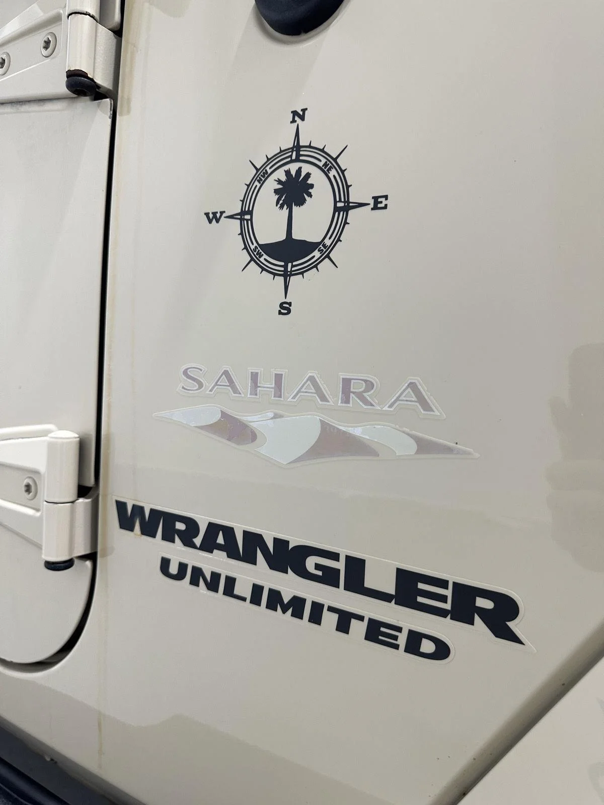 Used 2011 Tan Jeep Sahara image 21