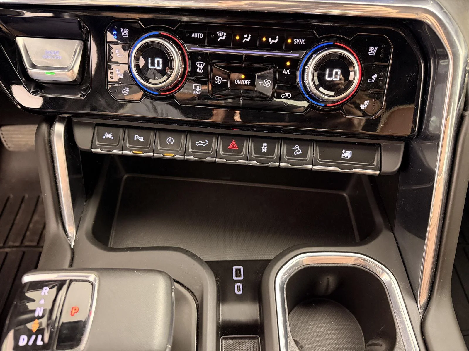 Used 2024 Onyx Black GMC Denali Ultimate image 36