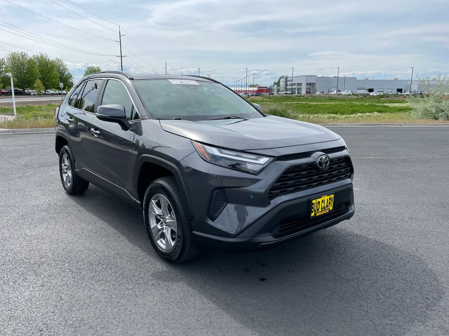 2025 Toyota RAV4 XLE AWD's photo
