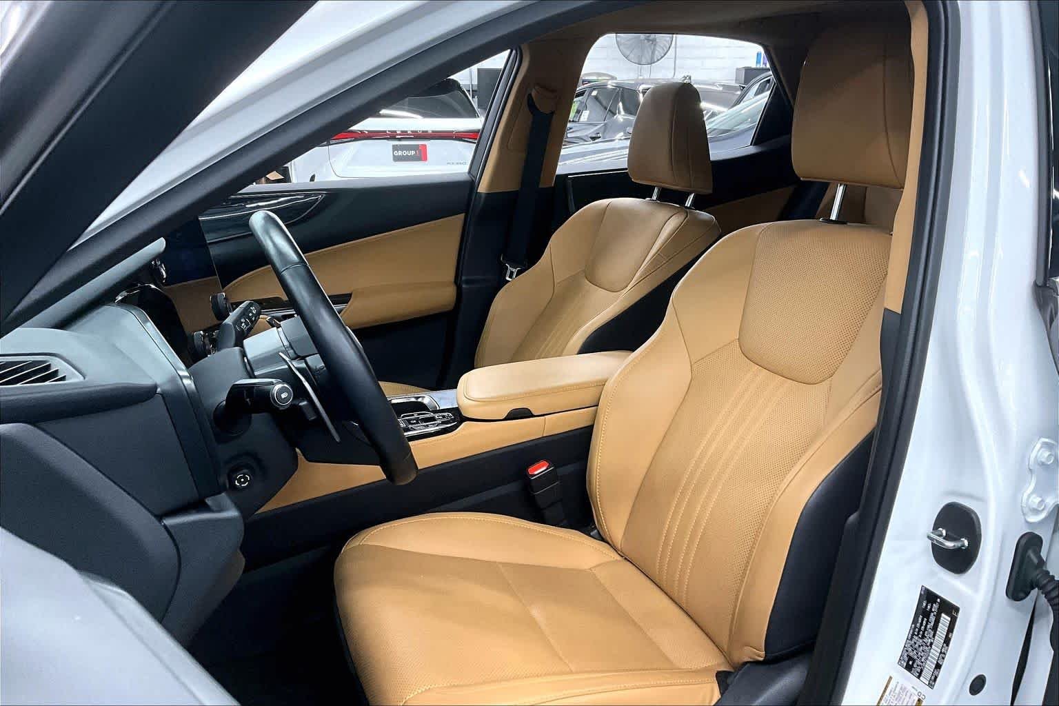 2025 Lexus NX Hybrid 350h - Photo 7