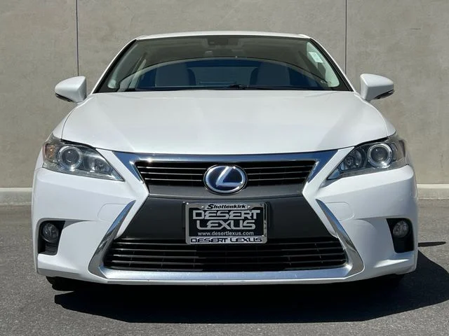 Used 2016 Eminent White Pearl Lexus  image 3