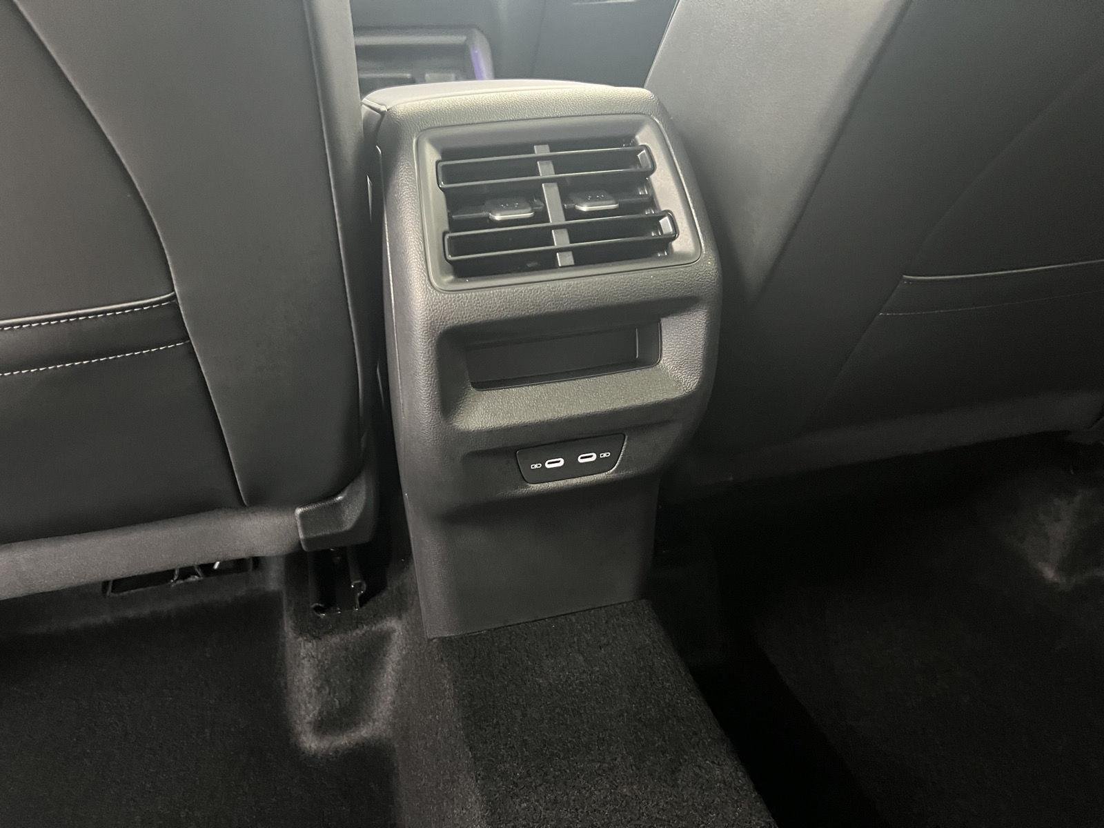 2026 Volkswagen Tiguan SE - Photo 26