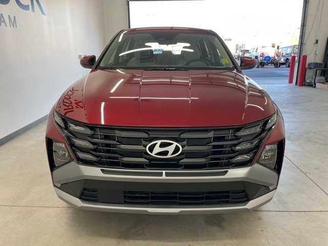 Used 2025 Ultimate Red Hyundai SE image 7