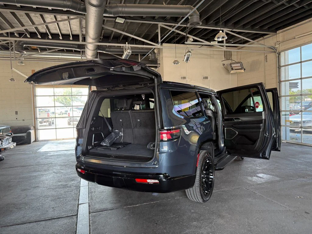 New 2025 Gray Jeep Series II image 20
