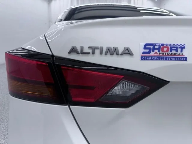 Used 2025 White Nissan 2.5 SV image 8
