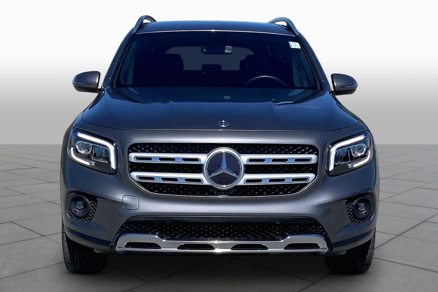 Used 2023 Mountain Grey Metallic Mercedes-Benz GLB 250 image 4