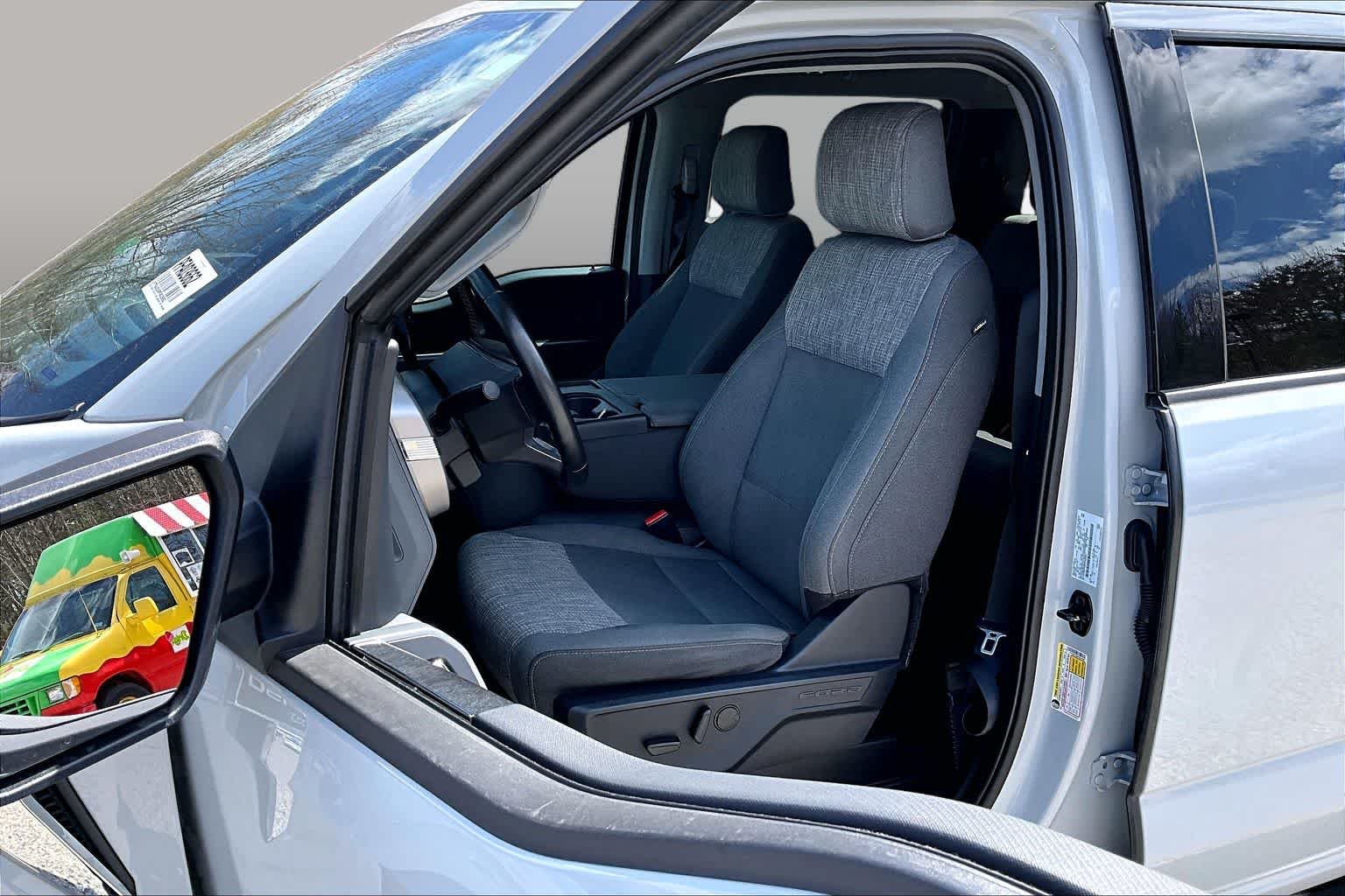 Used 2023 Avalanche Gray Ford XLT image 9