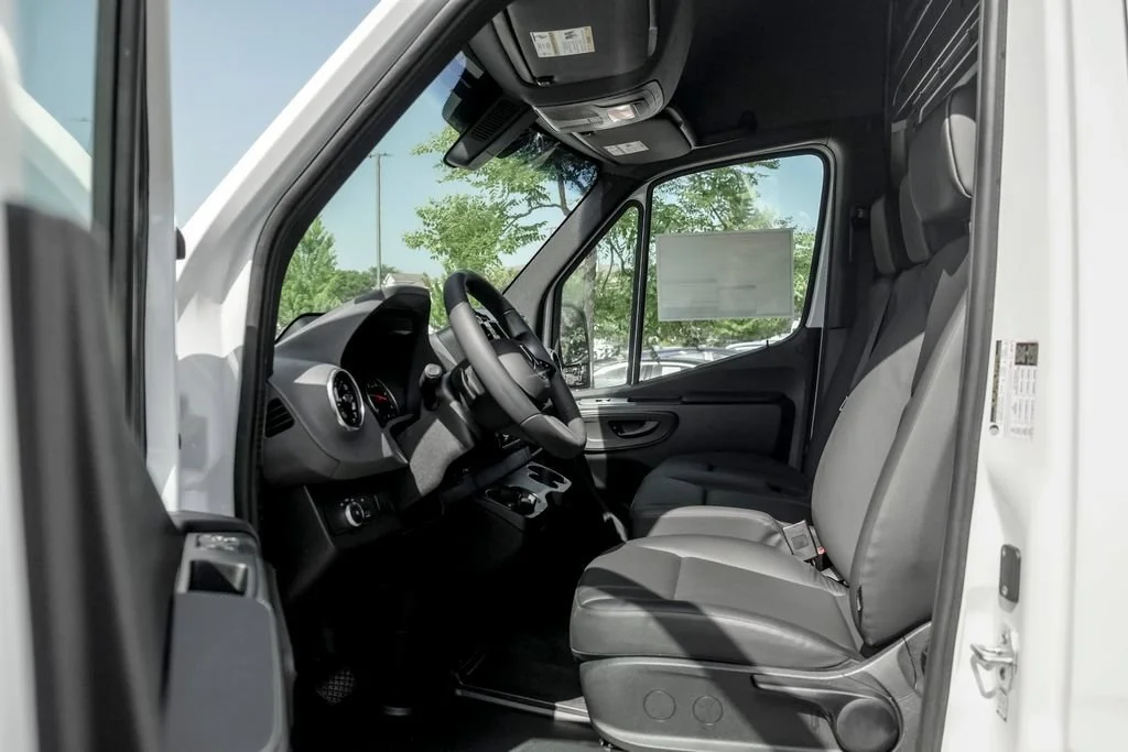 New 2026 Arctic White Mercedes-Benz Cargo 170 WB image 41