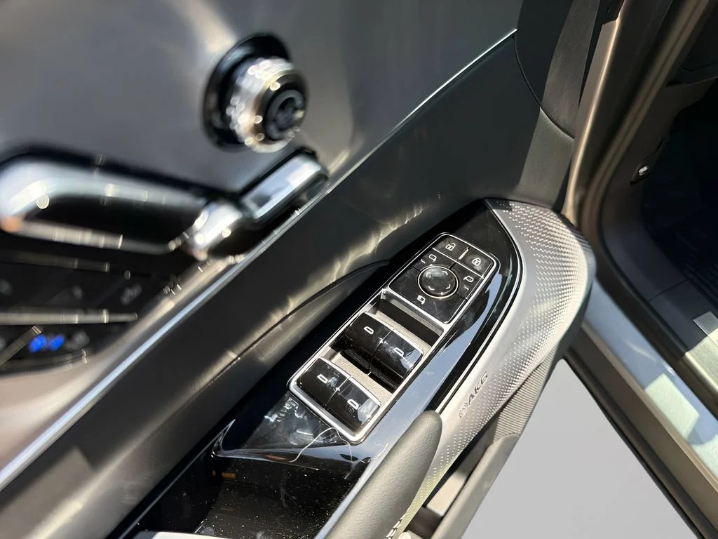 New 2027 Argent Silver Metallic Cadillac Premium Luxury image 26