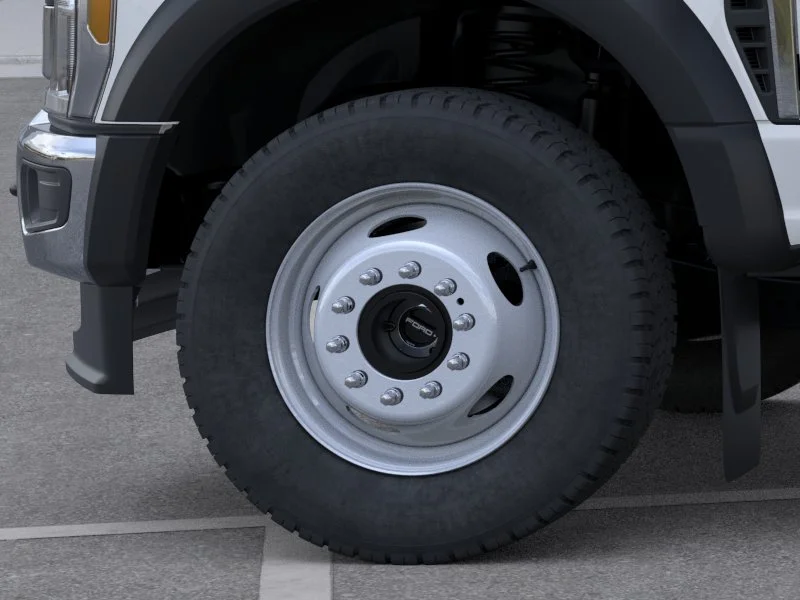 New 2026 Oxford White Ford F-550® XL image 19