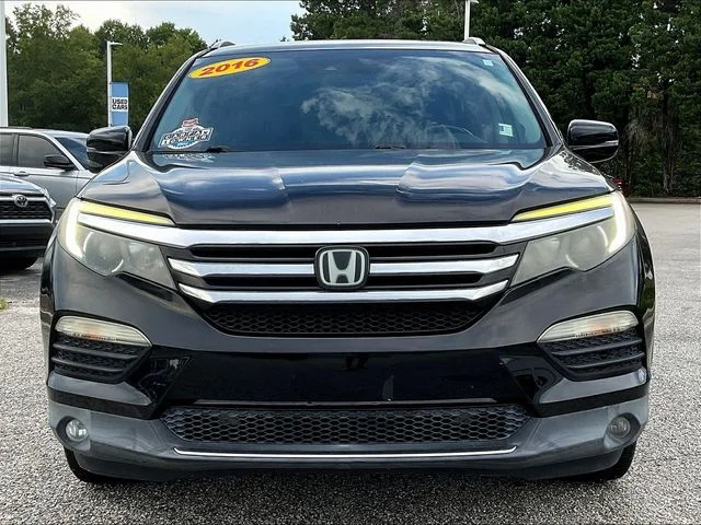 Used 2016  Honda Touring image 2