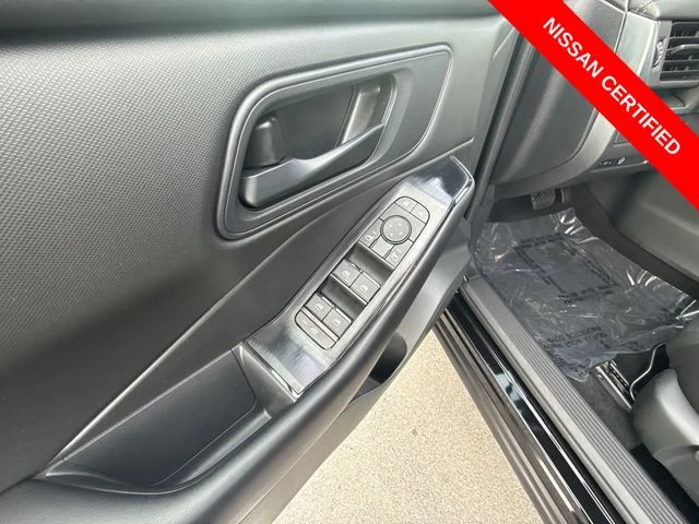 Used 2025 Black Nissan S image 13
