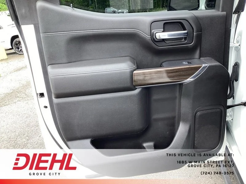 Used 2022 White Chevrolet RST image 15