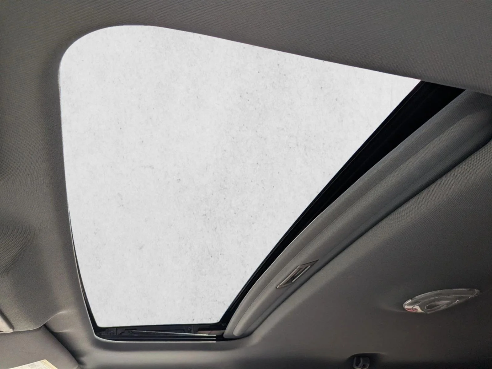 Used 2013  Ford Platinum image 13