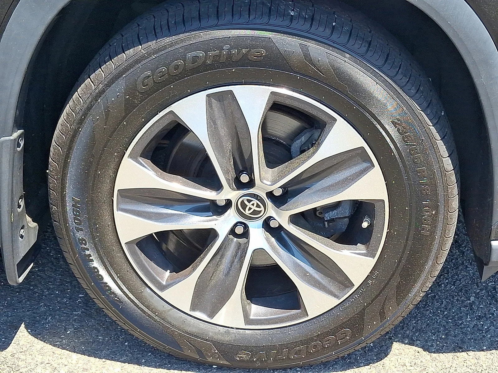 Used 2021 Midnight Black Metallic - 218 Toyota XLE image 9
