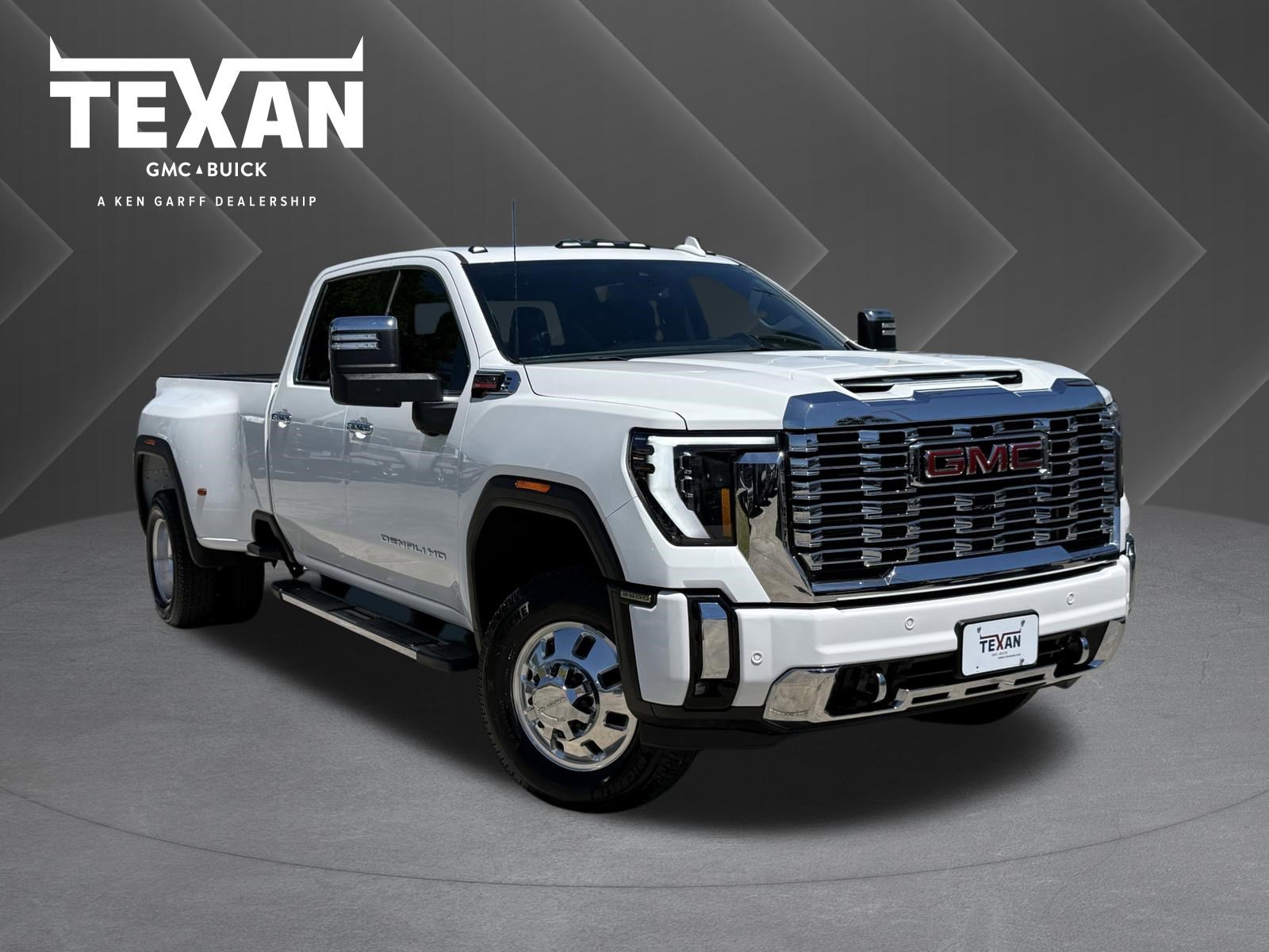 2025 GMC Sierra Denali 4WD Crew Cab Standard Box SRW's photo