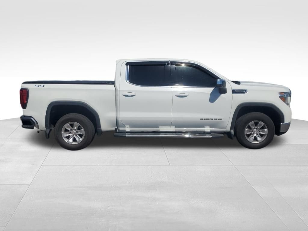 Used 2019  GMC SLE image 9