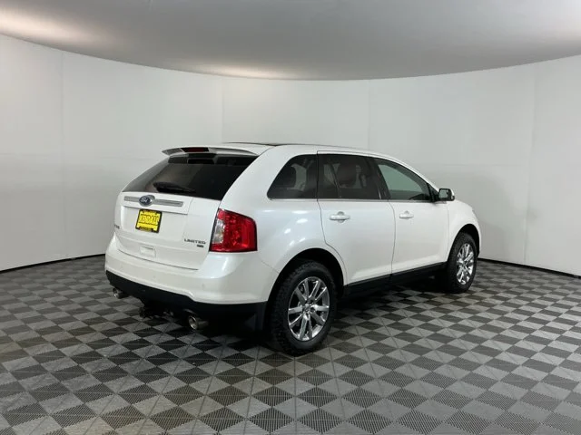 Used 2011 White Platinum Clearcoat Metallic Ford Limited image 5