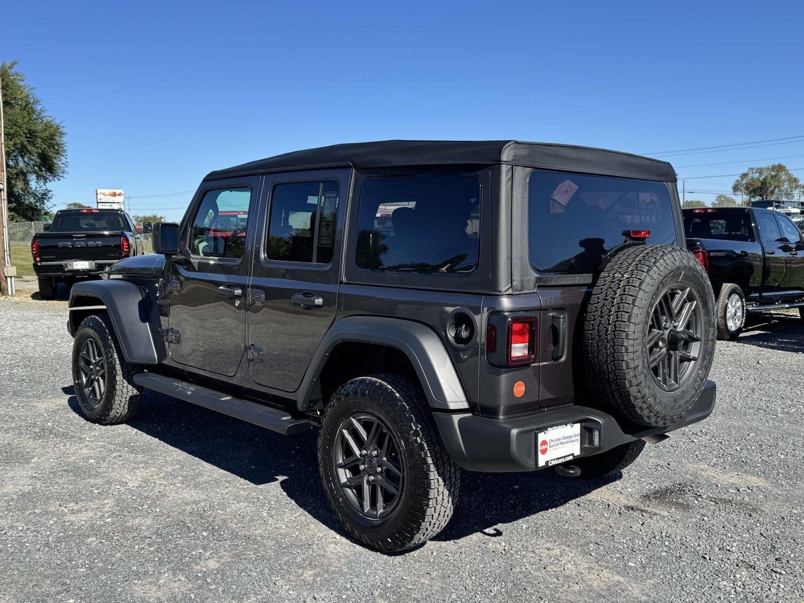 New 2026 Granite Crystal Metallic Clear-Coat Exterior Paint Jeep Sport S image 22