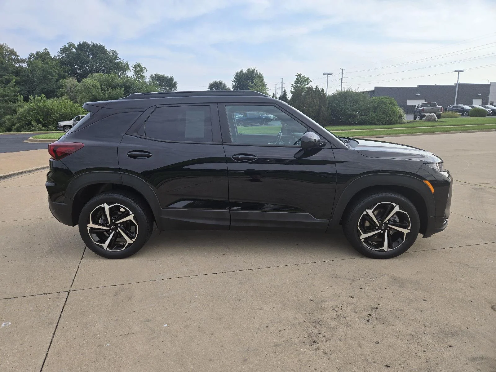 Used 2021 Mosaic Black Metallic Chevrolet RS image 2