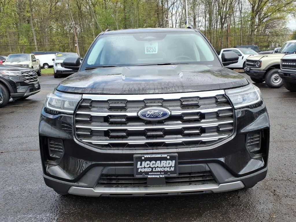 New 2026 Agate Black Metallic Ford Active image 2