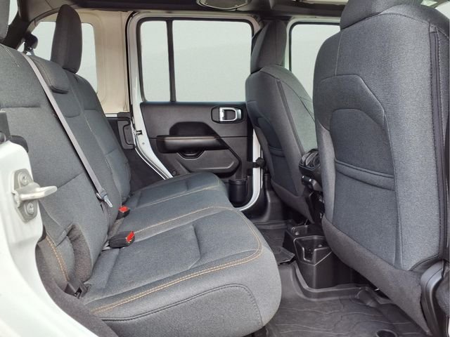 Used 2024 White Jeep Sahara image 15