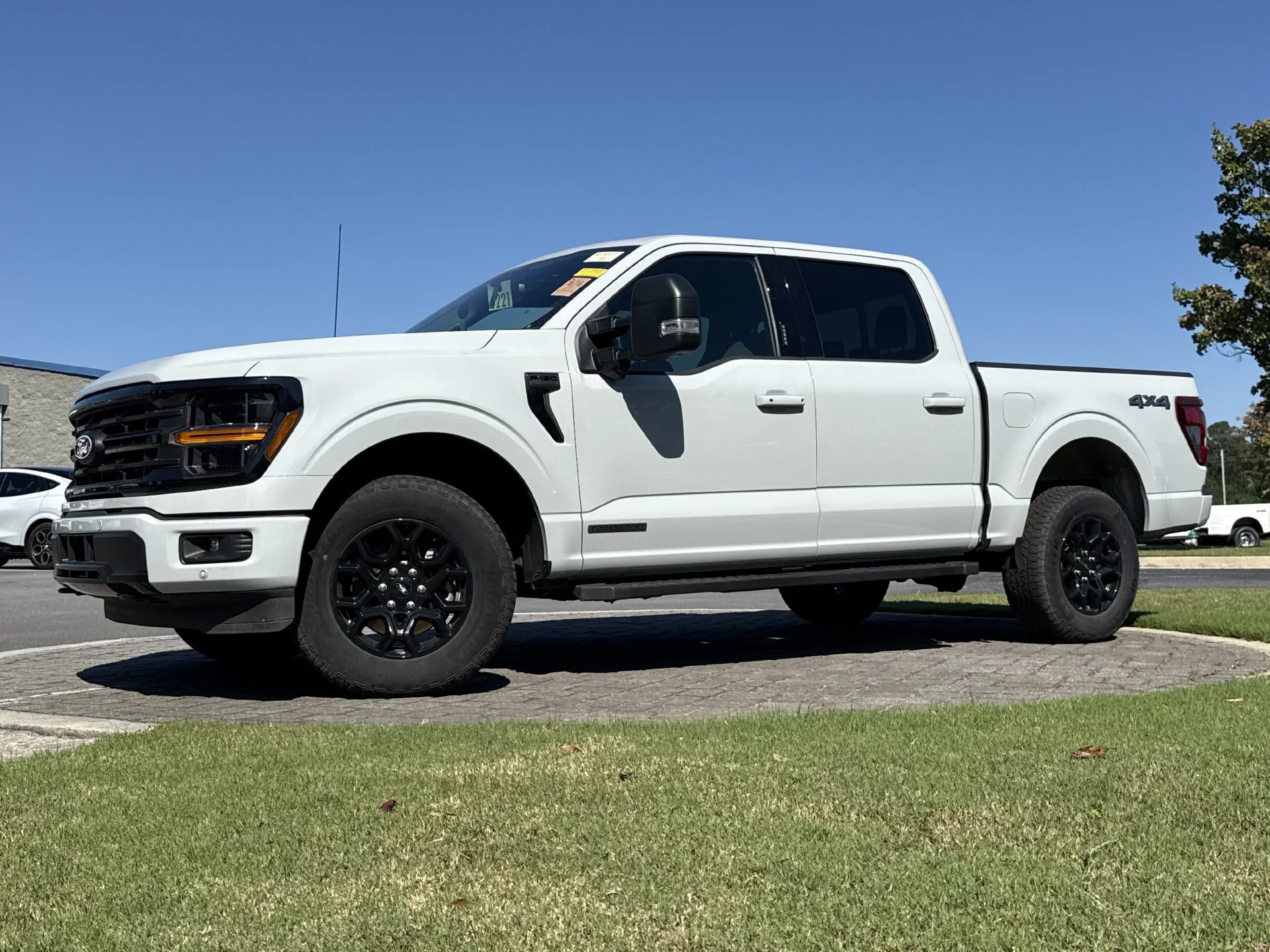 Certified Used 2024 Avalanche Ford XLT image 1