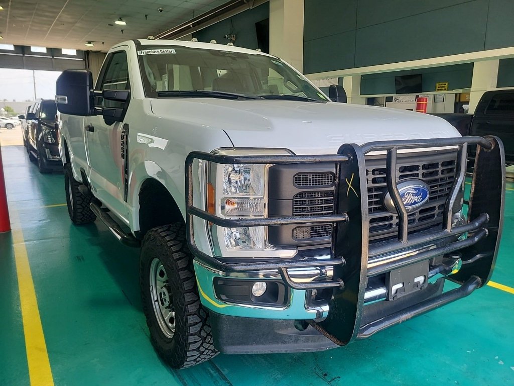 Used 2023 Oxford White Ford XL image 3