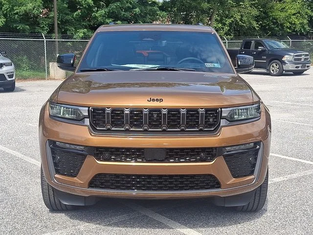 New 2027 Brown Jeep Limited Reserve image 7