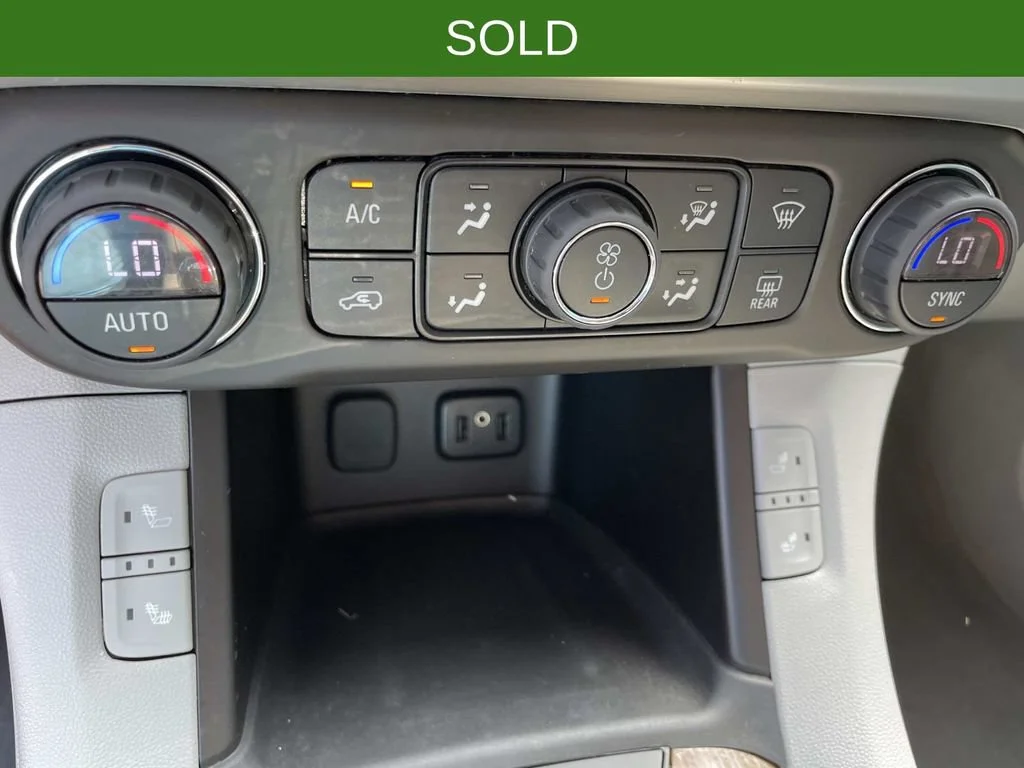 Used 2019 RED QUARTZ TINTCOAT GMC SLE image 23
