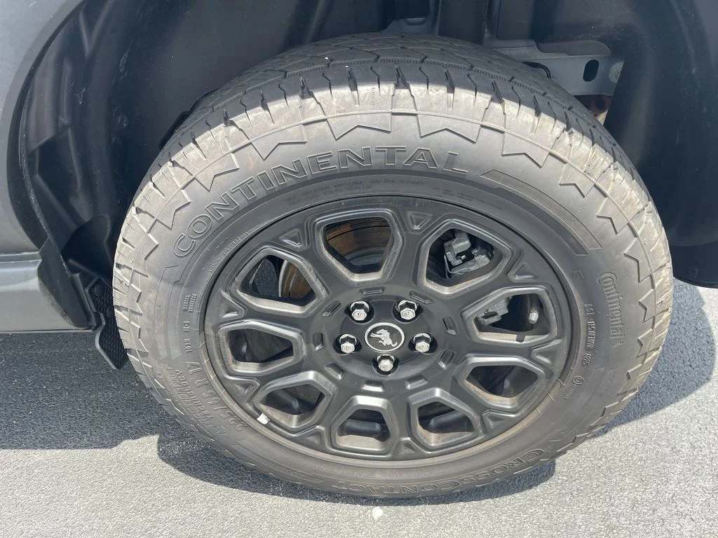 Used 2025 Gray Ford Badlands image 14