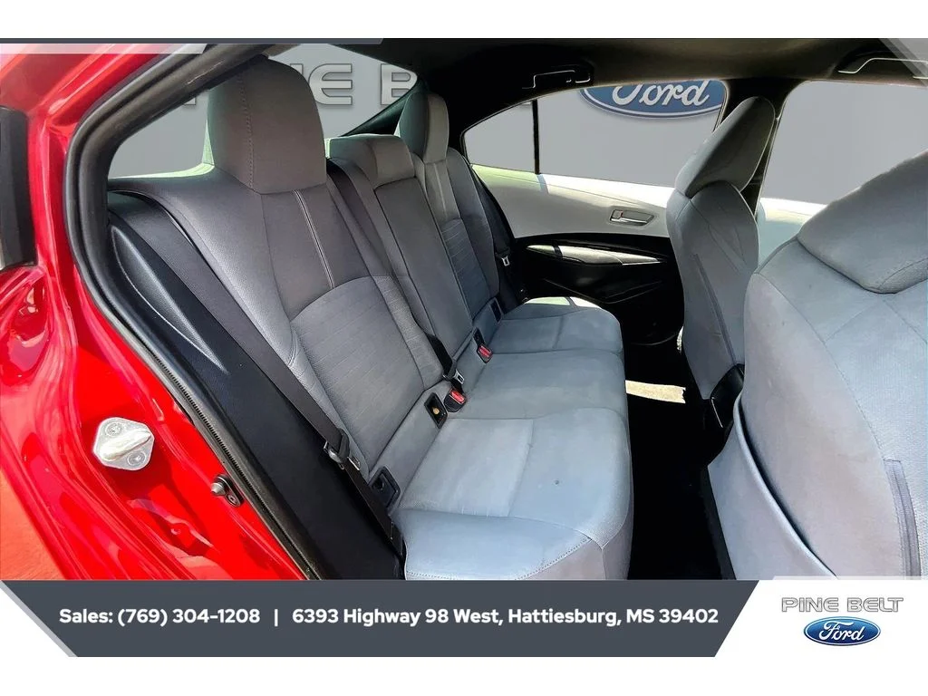 Used 2020 Barcelona Red Metallic Toyota SE image 20