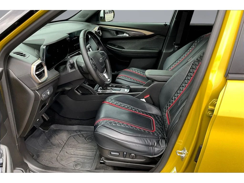 Used 2025 Nitro Yellow Metallic Chevrolet ACTIV image 11