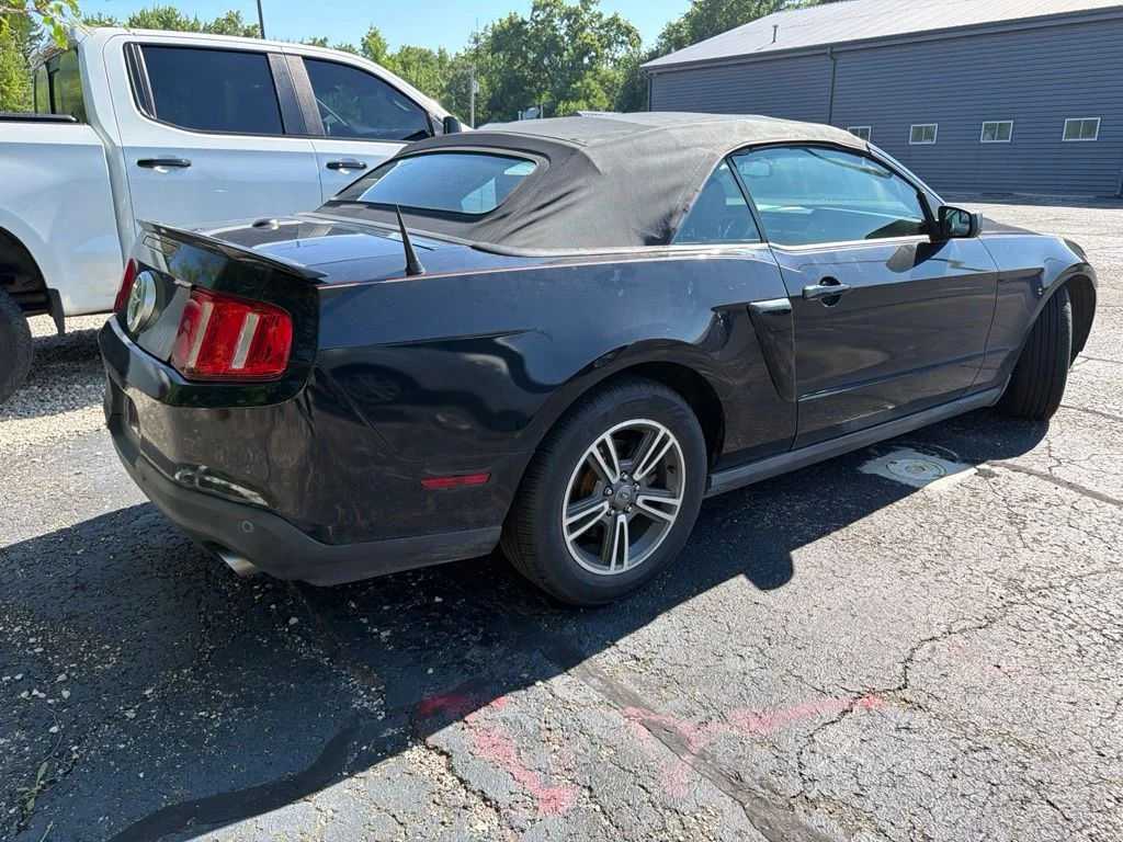 Used 2012 Black Ford V6 Premium image 5