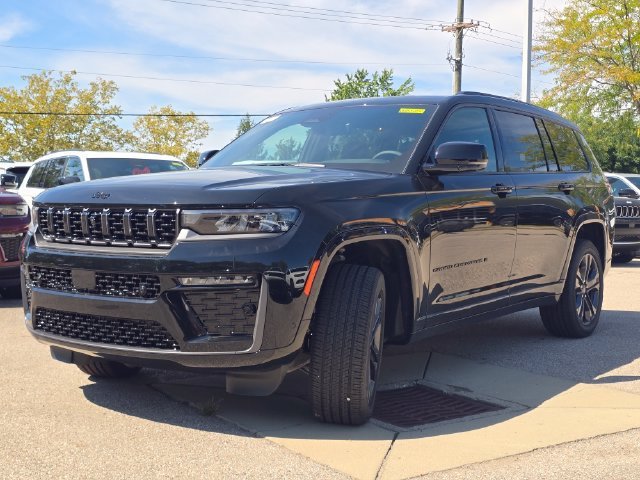 New 2027 High-Gloss Black Paint Jeep Limited Reserve image 28