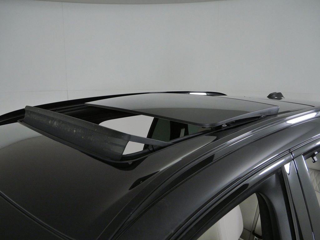 Certified Used 2025 Black Sapphire Metallic BMW xDrive40i image 21
