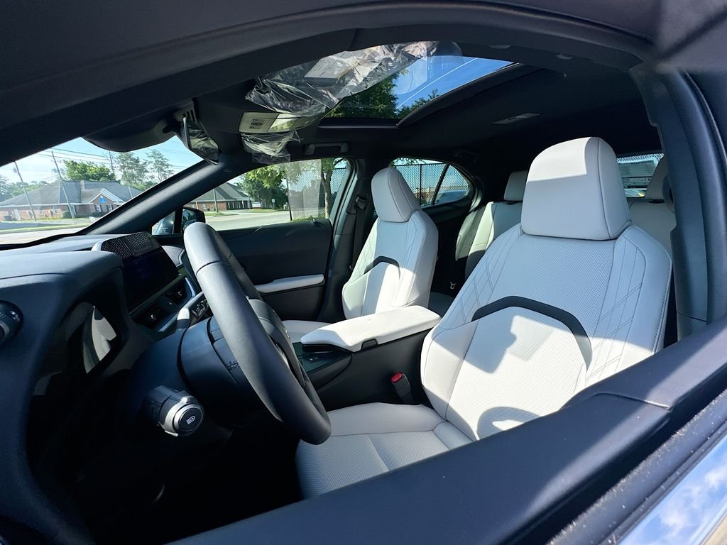 New 2026 Iridium with Obsidian roof Lexus F SPORT DESIGN image 10