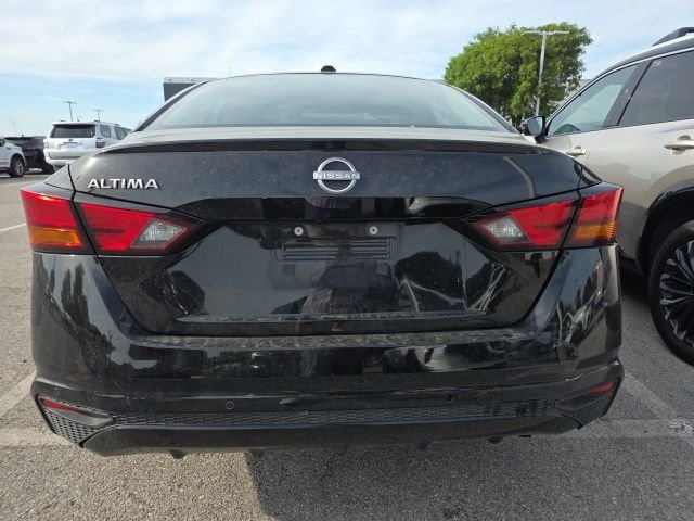 Used 2025 Black Nissan 2.5 SV image 4