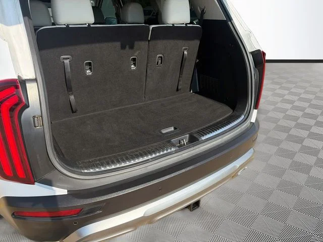 Used 2022 White Kia SX image 32